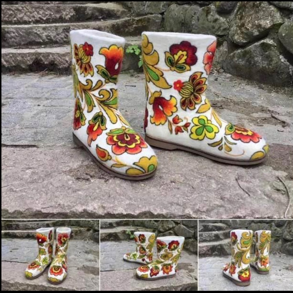 Wool boots